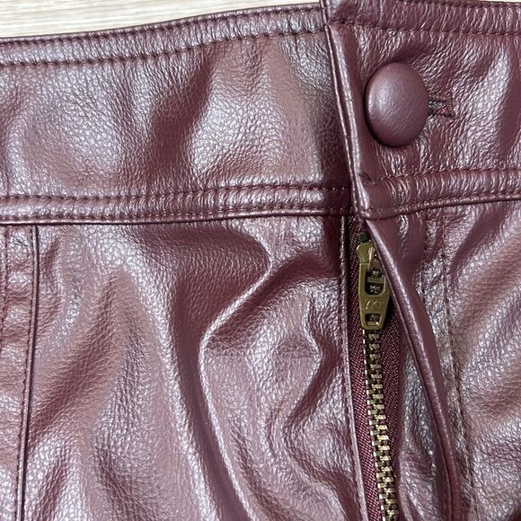 NWT Marie Oliver Braden Vegan Mini Skirt in Bordeaux Size 8 - Picture 7 of 15